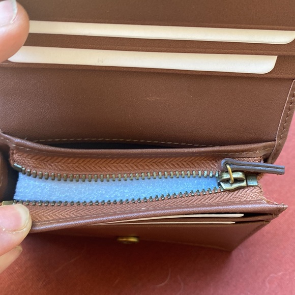 Gucci Beige Bee Embroidered Canvas & Leather small Day Backpack & Wallet - Picture 10 of 12